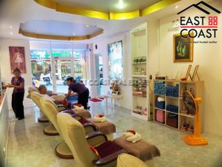 Shophouse Cozy Beach Commercial Property for sale in Pratumnak Hill, Pattaya. SCP10680