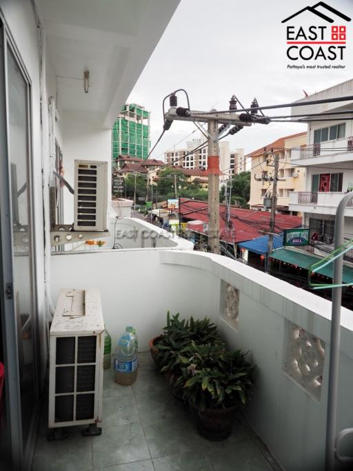 Shophouse Cozy Beach Commercial Property for sale in Pratumnak Hill, Pattaya. SCP10680