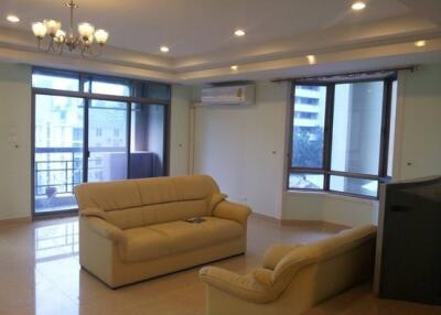 For RENT : Royal Castle / 3 Bedroom / 3 Bathrooms / 196 sqm / 50000 THB [7728822]