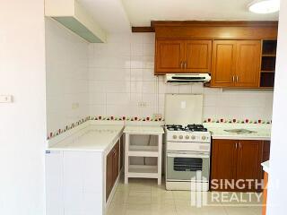 For RENT : Fifty Fifth Tower / 3 Bedroom / 3 Bathrooms / 171 sqm / 50000 THB [8025019]