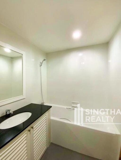 For RENT : Supalai Place / 2 Bedroom / 2 Bathrooms / 167 sqm / 50000 THB [8429490]