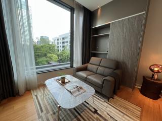 For RENT : Sindhorn Residence / 1 Bedroom / 1 Bathrooms / 40 sqm / 45000 THB [8940417]