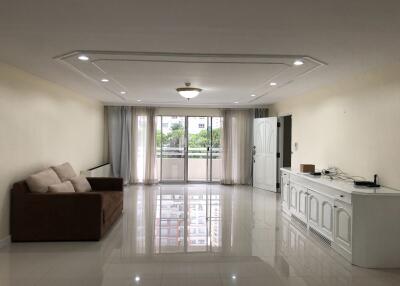 For RENT : Regent on the Park 1 / 3 Bedroom / 3 Bathrooms / 250 sqm / 50000 THB [9721132]