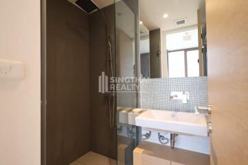 For RENT : The Lofts Ekkamai / 2 Bedroom / 2 Bathrooms / 74 sqm / 50000 THB [9767667]