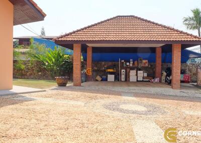 4 bedroom House in  East Pattaya