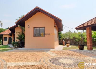 4 bedroom House in  East Pattaya