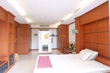 1 bedroom Condo in Tara Court Pratumnak
