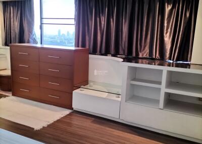 For RENT : President Park Sukhumvit 24 / 3 Bedroom / 3 Bathrooms / 223 sqm / 50000 THB [9865409]