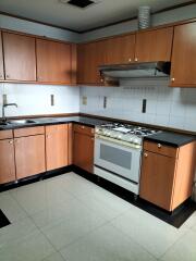 For RENT : President Park Sukhumvit 24 / 3 Bedroom / 3 Bathrooms / 223 sqm / 50000 THB [9865409]