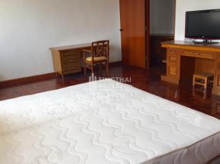 For RENT : D.S. Tower 2 Sukhumvit 39 / 3 Bedroom / 3 Bathrooms / 140 sqm / 50000 THB [9918226]