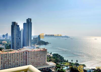 คอนโดนี้ มีห้องนอน 1 ห้องนอน  อยู่ในโครงการ คอนโดมิเนียมชื่อ The Riviera Wong Amat Beach 