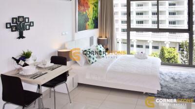 Studio bedroom Condo in Wong Amat Tower Wongamat