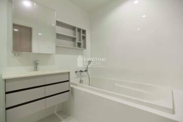 For RENT : HQ by Sansiri / 1 Bedroom / 1 Bathrooms / 51 sqm / 50000 THB [R10712]