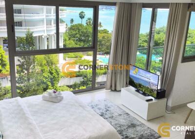 Studio bedroom Condo in Wong Amat Tower Wongamat