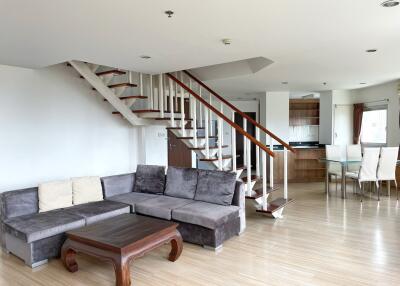 For RENT : P.W.T Mansion / 2 Bedroom / 2 Bathrooms / 165 sqm / 50000 THB [R11153]