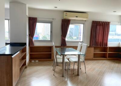 For RENT : P.W.T Mansion / 2 Bedroom / 2 Bathrooms / 165 sqm / 50000 THB [R11153]