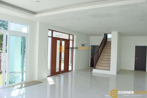 4 bedroom House in Sea Breeze Na Kluea