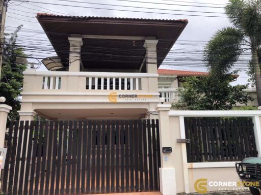 4 bedroom House in European Home Place East Pattaya