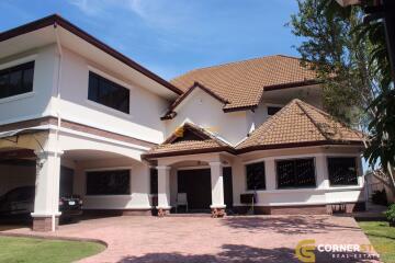 4 bedroom House in Lakeside Court 1 East Pattaya