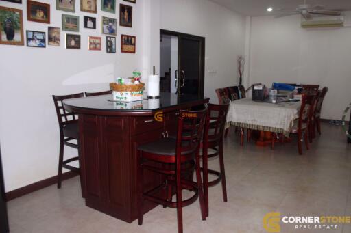 4 bedroom House in Lakeside Court 1 East Pattaya