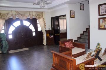 4 bedroom House in Lakeside Court 1 East Pattaya