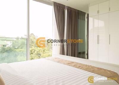 1 bedroom Condo in Club Royal Wongamat