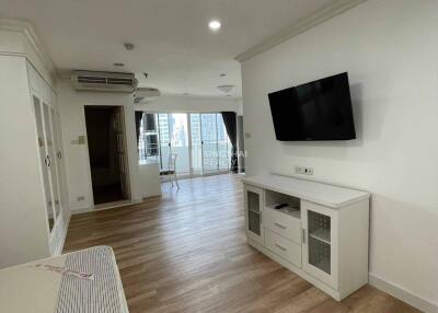 For RENT : Fifty Fifth Tower / 3 Bedroom / 3 Bathrooms / 201 sqm / 55000 THB [2878799]