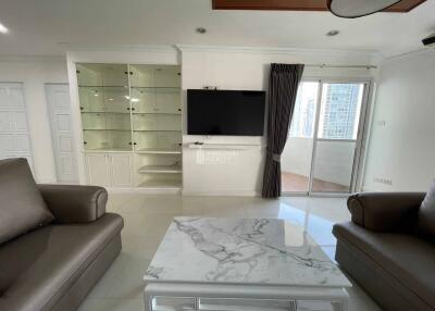 For RENT : Fifty Fifth Tower / 3 Bedroom / 3 Bathrooms / 201 sqm / 55000 THB [2878799]