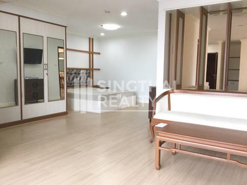 For RENT : Fifty Fifth Tower / 3 Bedroom / 3 Bathrooms / 201 sqm / 55000 THB [2878814]