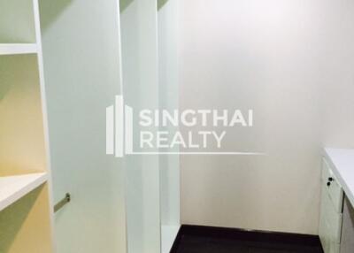 For RENT : 45/11 Condo / 3 Bedroom / 4 Bathrooms / 201 sqm / 55000 THB [2825180]