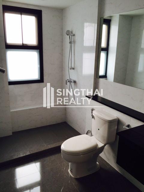 For RENT : 45/11 Condo / 3 Bedroom / 4 Bathrooms / 201 sqm / 55000 THB [2825180]