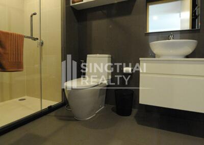 For RENT : Siri On 8 / 2 Bedroom / 2 Bathrooms / 81 sqm / 55000 THB [2670578]