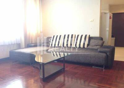 For RENT : Lake Green / 2 Bedroom / 2 Bathrooms / 139 sqm / 55000 THB [3310580]