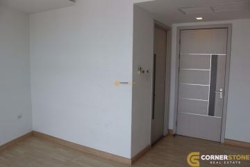 3 bedroom Condo in Apus Pattaya