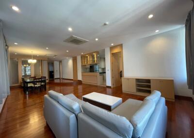 For RENT : Acadamia Grand Tower / 3 Bedroom / 2 Bathrooms / 204 sqm / 55000 THB [5427101]