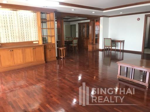 For RENT : D.S. Tower 1 Sukhumvit 33 / 3 Bedroom / 2 Bathrooms / 201 sqm / 55000 THB [5844383]