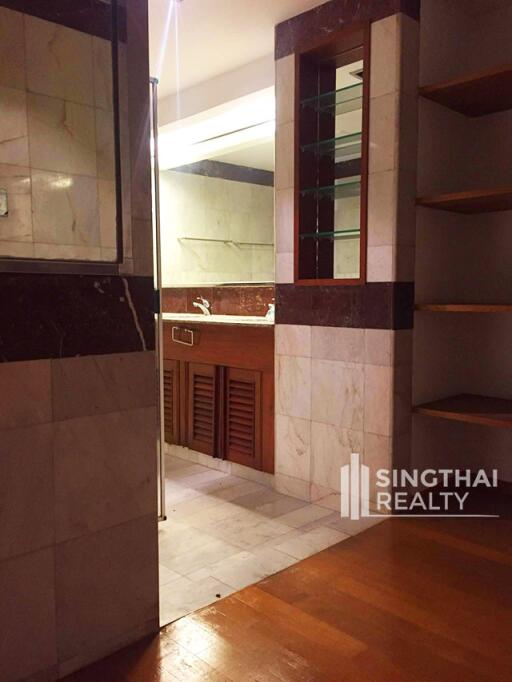 For RENT : President Park Sukhumvit 24 / 3 Bedroom / 5 Bathrooms / 261 sqm / 55000 THB [6946530]