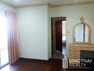 For RENT : Fifty Fifth Tower / 3 Bedroom / 3 Bathrooms / 224 sqm / 55000 THB [7472786]