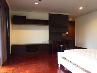 For RENT : 33 Tower / 2 Bedroom / 3 Bathrooms / 207 sqm / 55000 THB [7487638]