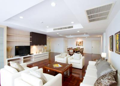 For RENT : Sethiwan Palace Sukhumvit 4 / 3 Bedroom / 4 Bathrooms / 251 sqm / 55000 THB [7600108]