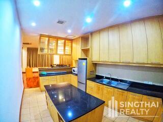 For RENT : Acadamia Grand Tower / 3 Bedroom / 2 Bathrooms / 205 sqm / 55000 THB [7644489]
