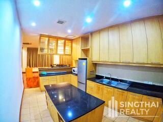 For RENT : Acadamia Grand Tower / 3 Bedroom / 2 Bathrooms / 205 sqm / 65000 THB [7644489]