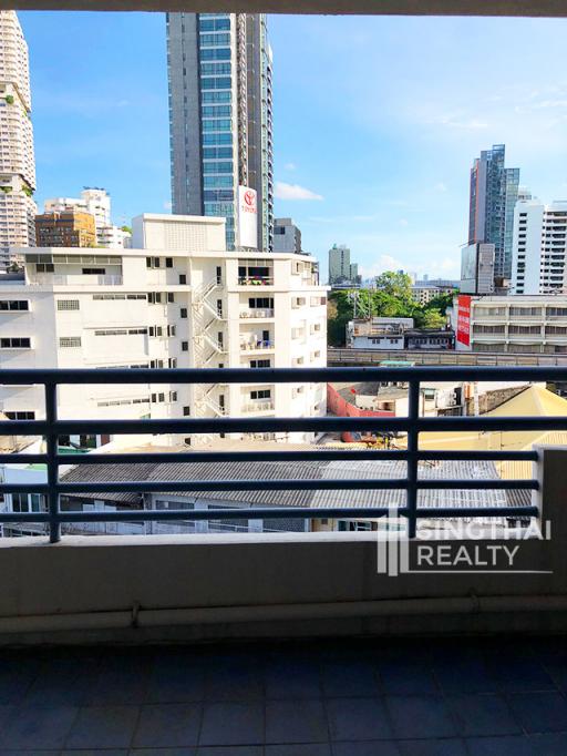 For RENT : Acadamia Grand Tower / 3 Bedroom / 2 Bathrooms / 205 sqm / 55000 THB [8025215]