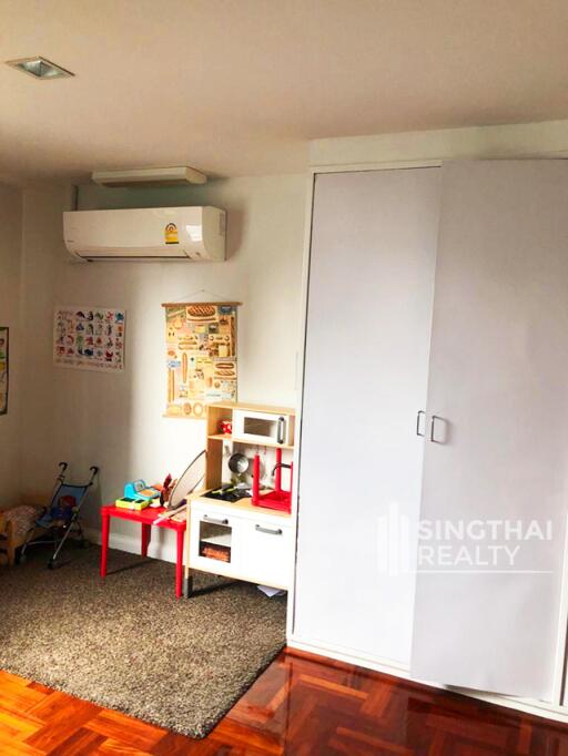 For RENT : Premier Condominium / 3 Bedroom / 2 Bathrooms / 224 sqm / 55000 THB [8027577]