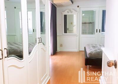 For RENT : Supalai Place / 3 Bedroom / 2 Bathrooms / 221 sqm / 55000 THB [8342012]