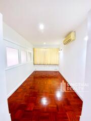 For RENT : T.P.J. Condo / 4 Bedroom / 2 Bathrooms / 283 sqm / 55000 THB [8445985]