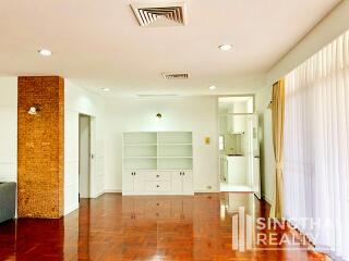 For RENT : T.P.J. Condo / 4 Bedroom / 2 Bathrooms / 283 sqm / 55000 THB [8445985]