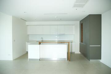 For RENT : The River / 2 Bedroom / 3 Bathrooms / 129 sqm / 55000 THB [9795285]