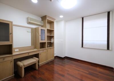 For RENT : Urbana Sukhumvit 15 / 2 Bedroom / 2 Bathrooms / 120 sqm / 55000 THB [9855124]