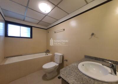 For RENT : Regent on the Park 1 / 3 Bedroom / 3 Bathrooms / 250 sqm / 55000 THB [R10050]